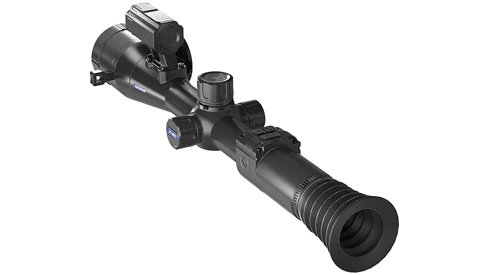 Outdoor optiekproducten van KijkerOnline, waaronder krachtige voorzetkijkers en richtkijkers, ideaal voor jacht en lange-afstandsschoten